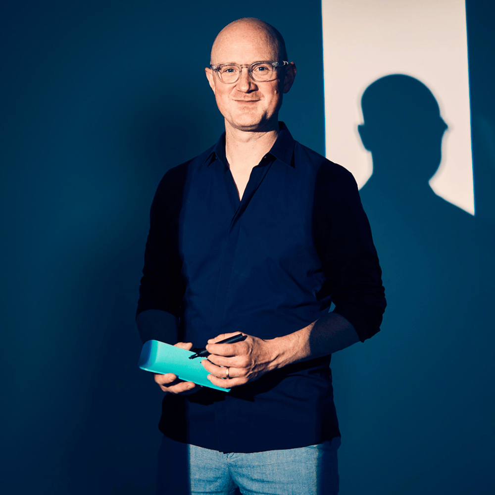 Frieder Hartung bei der Arbeit